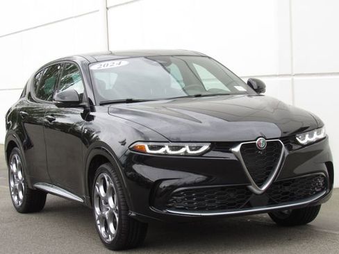 Used 2024 Alfa Romeo Tonale Ti w/ Active Assist Package AWD/4WD image 2