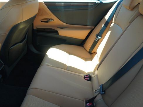 Used 2022 Lexus ES 350 w/ Premium Package image 9