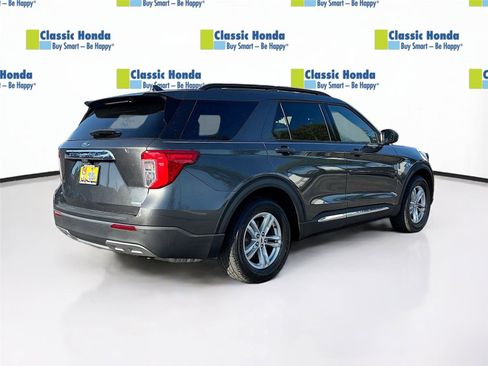 Used 2020 Ford Explorer XLT w/ Equipment Group 202A RWD image 8