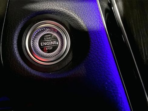 Used 2022 Mercedes-Benz GLC 300 4MATIC image 31