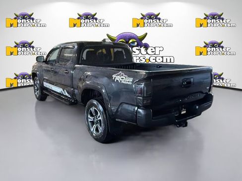 Used 2017 Toyota Tacoma TRD Off-Road image 6