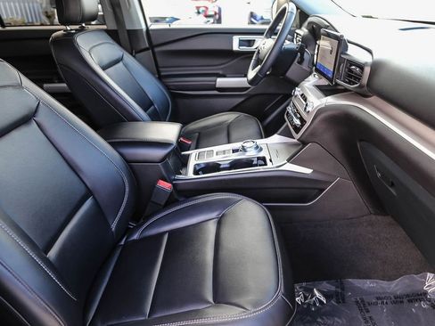 Used 2023 Ford Explorer XLT w/ Equipment Group 202A image 17