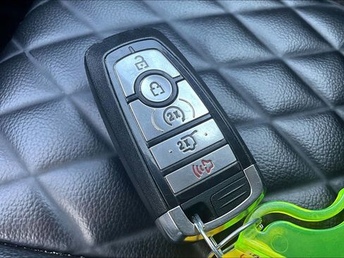 Used 2024 Ford Edge Titanium image 14