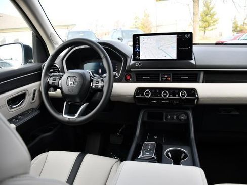 New 2026 Honda Pilot Touring image 23