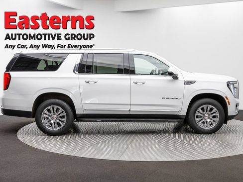 Used 2025 GMC Yukon XL Denali AWD/4WD image 4