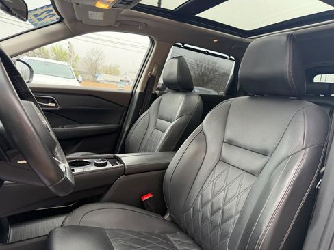 Used 2022 Nissan Rogue Platinum w/ Head-Up Display Package image 9