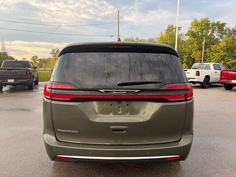 New 2027 Chrysler Pacifica Select FWD image 8