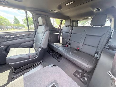 Used 2024 GMC Yukon XL Denali AWD/4WD image 8