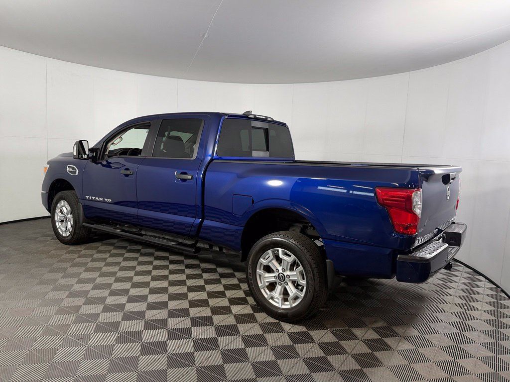 Used 2024 Nissan Titan SV w/ SV Convenience Package AWD/4WD image 9
