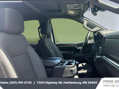 Used 2025 Chevrolet Silverado 3500 LT w/ Safety Package AWD/4WD image 7