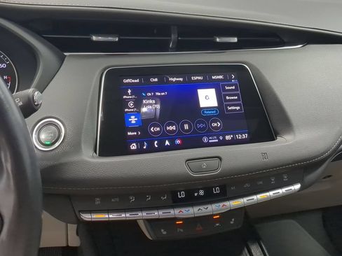 Used 2021 Cadillac XT4 Luxury w/ Cold Weather Package AWD/4WD image 34