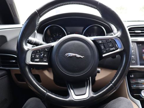 Used 2018 Jaguar XE Prestige RWD image 21