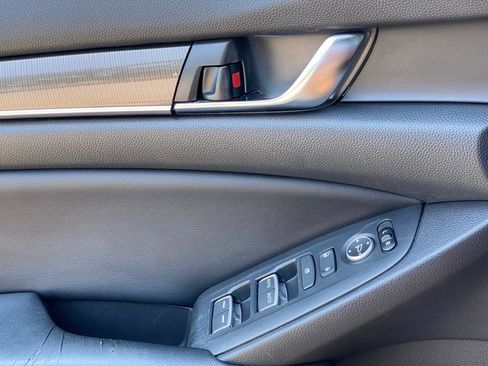Used 2018 Honda Accord Sport image 22
