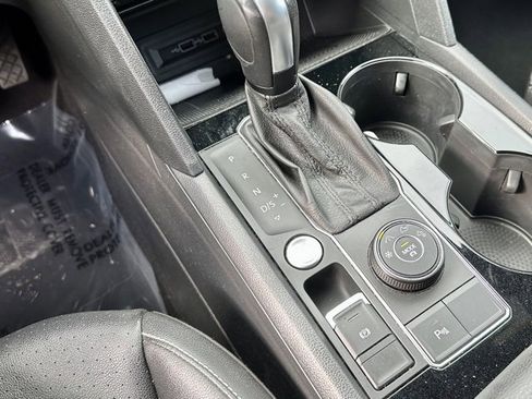 Used 2020 Volkswagen Atlas Cross Sport SEL image 30