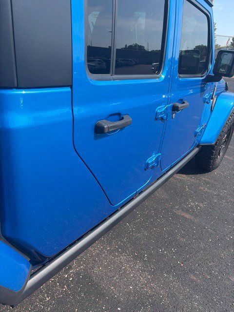 Used 2021 Jeep Gladiator Sport AWD/4WD image 27