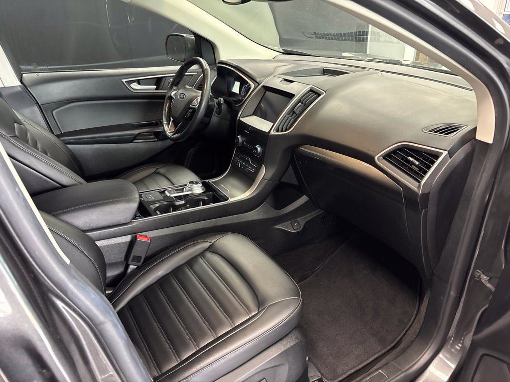 Used 2020 Ford Edge SEL AWD/4WD image 11
