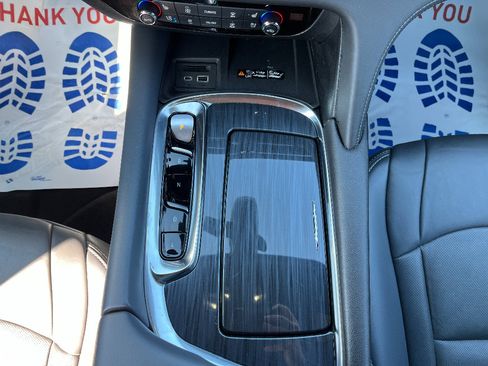 Used 2024 Buick Enclave Premium image 25