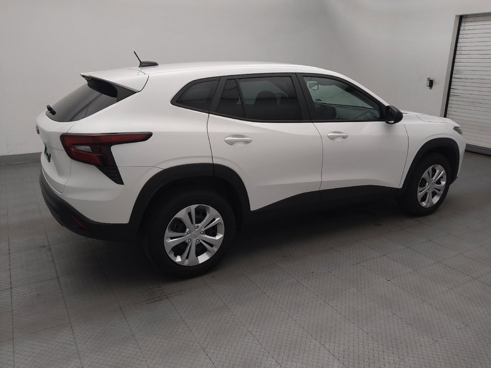Used 2025 Chevrolet Trax LS FWD image 10