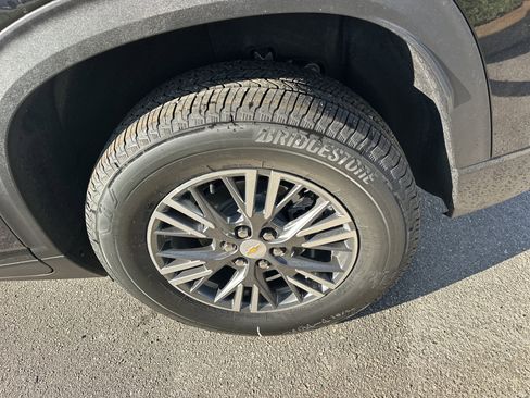 New 2026 Chevrolet Equinox EV LT image 9