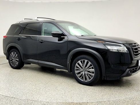 Used 2023 Nissan Pathfinder SL w/ SL Premium Package AWD/4WD image 3