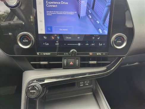 Used 2023 Lexus NX 250 FWD w/ Towing Package (2000 Lbs) image 11