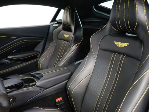 Used 2023 Aston Martin V8 Vantage Coupe image 21