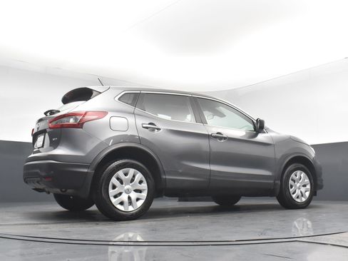 Used 2020 Nissan Rogue Sport S image 23