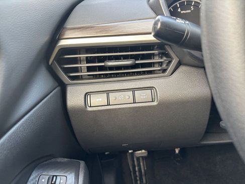 Used 2024 Nissan Altima 2.5 SV image 34