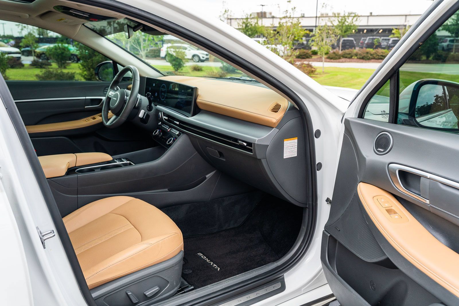 Used 2024 Hyundai Sonata Limited FWD image 12