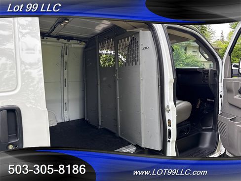 Used 2019 Chevrolet Express 3500 w/ Driver Convenience Package image 17