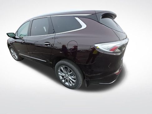 Used 2023 Buick Enclave Avenir image 7