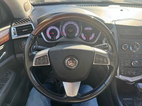 Used 2011 Cadillac SRX Luxury image 17