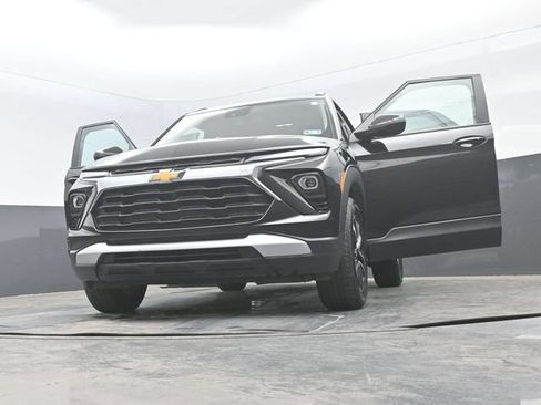Used 2025 Chevrolet TrailBlazer LT AWD/4WD image 30