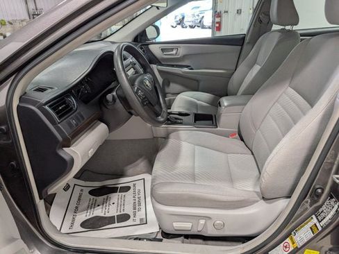 Used 2015 Toyota Camry LE FWD image 14