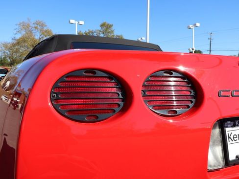 Used 2000 Chevrolet Corvette Convertible image 26