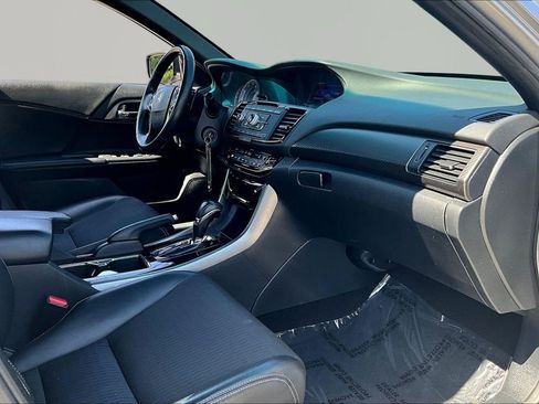 Used 2016 Honda Accord Sport image 26