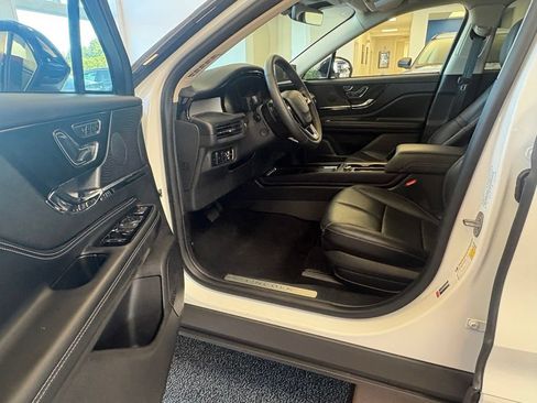 Used 2023 Lincoln Corsair AWD w/ Equipment Group 101A image 17