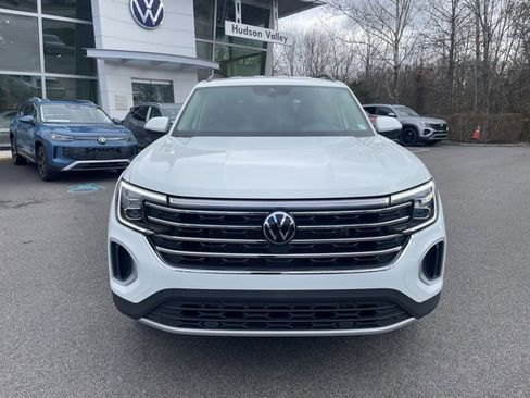 Certified 2025 Volkswagen Atlas SE image 6