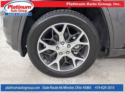 Used 2019 Jeep Grand Cherokee Overland image 52