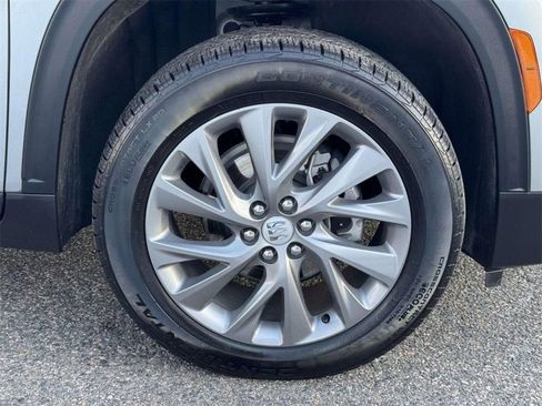 Used 2025 Buick Enclave Preferred image 27