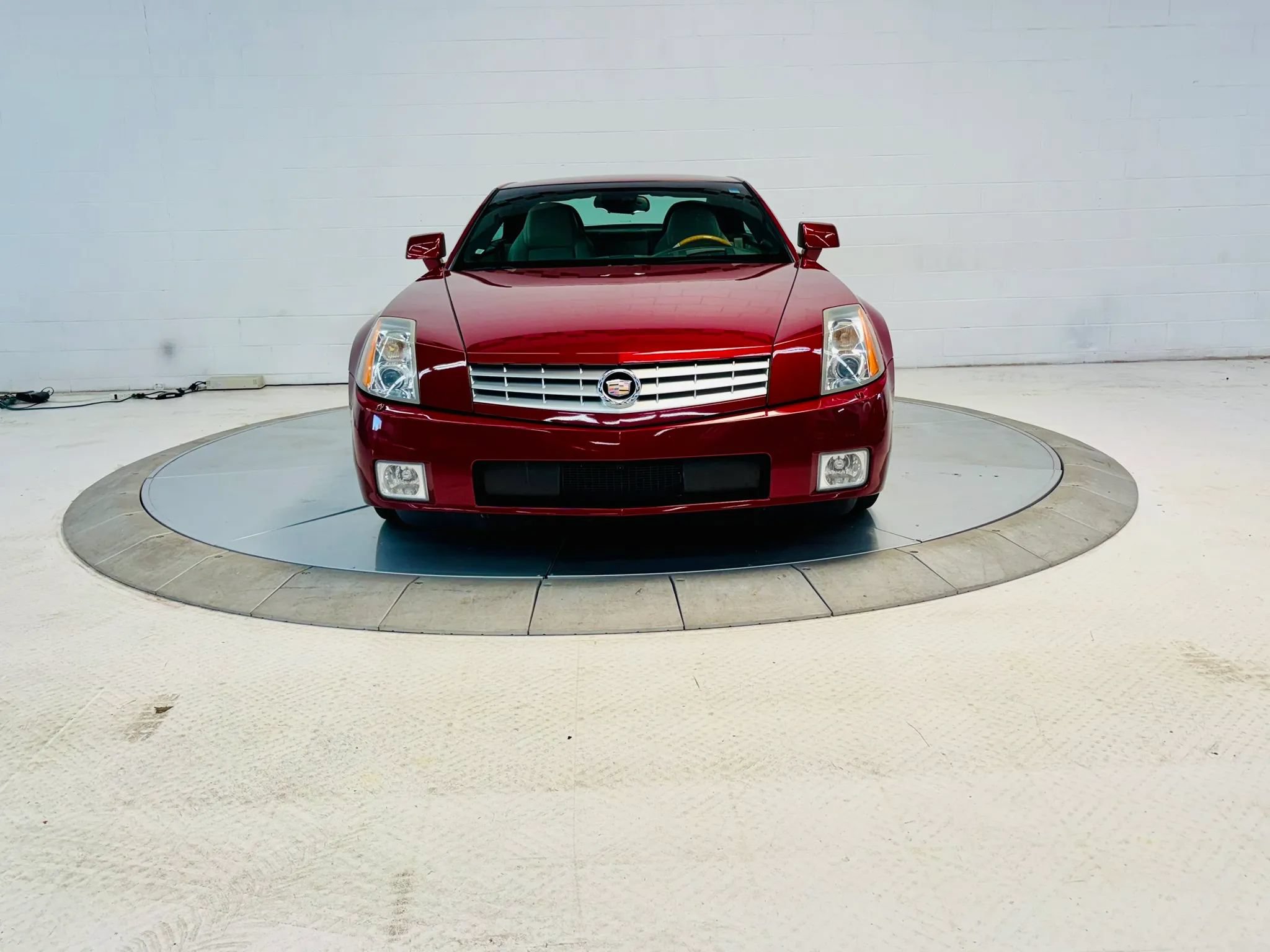 Used 2006 Cadillac XLR RWD image 14