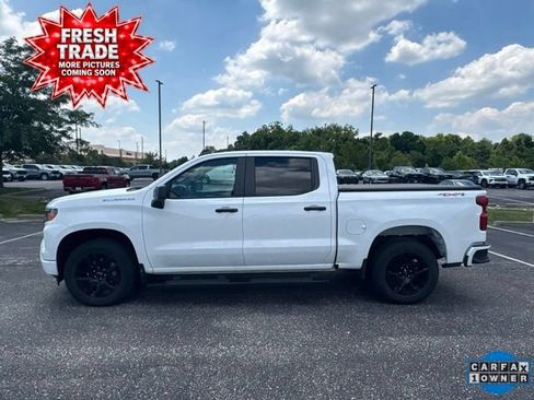 Used 2024 Chevrolet Silverado 1500 Custom AWD/4WD image 1
