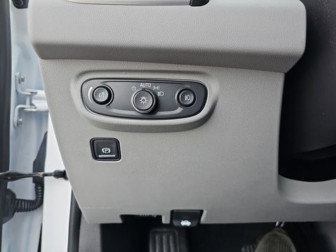 Used 2024 GMC Terrain SLT w/ Infotainment Package II image 27