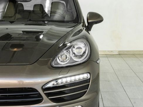Used 2014 Porsche Cayenne Platinum Edition AWD/4WD image 50