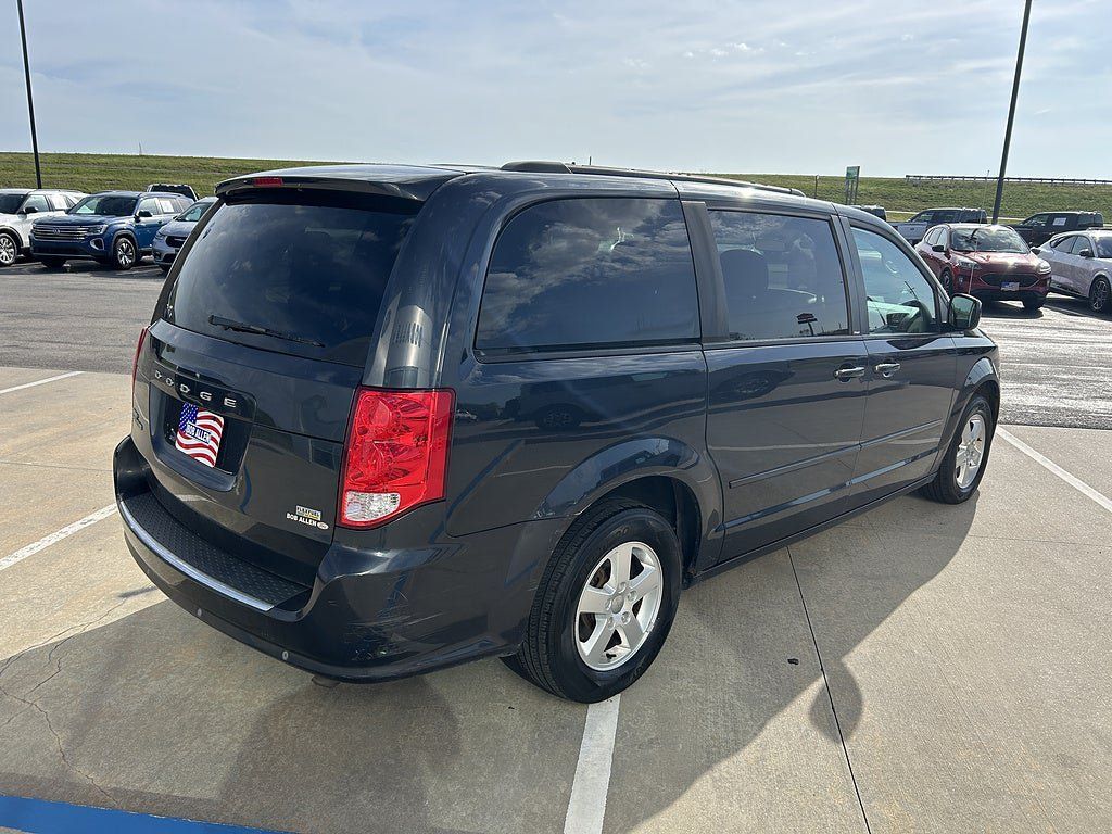 Used 2013 Dodge Grand Caravan SXT w/ Rear Park Assist Pkg FWD image 5