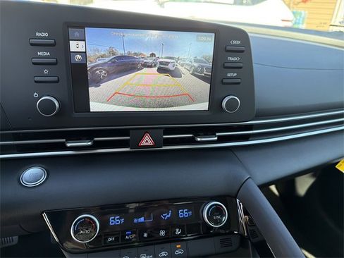 New 2026 Hyundai Elantra Blue image 29