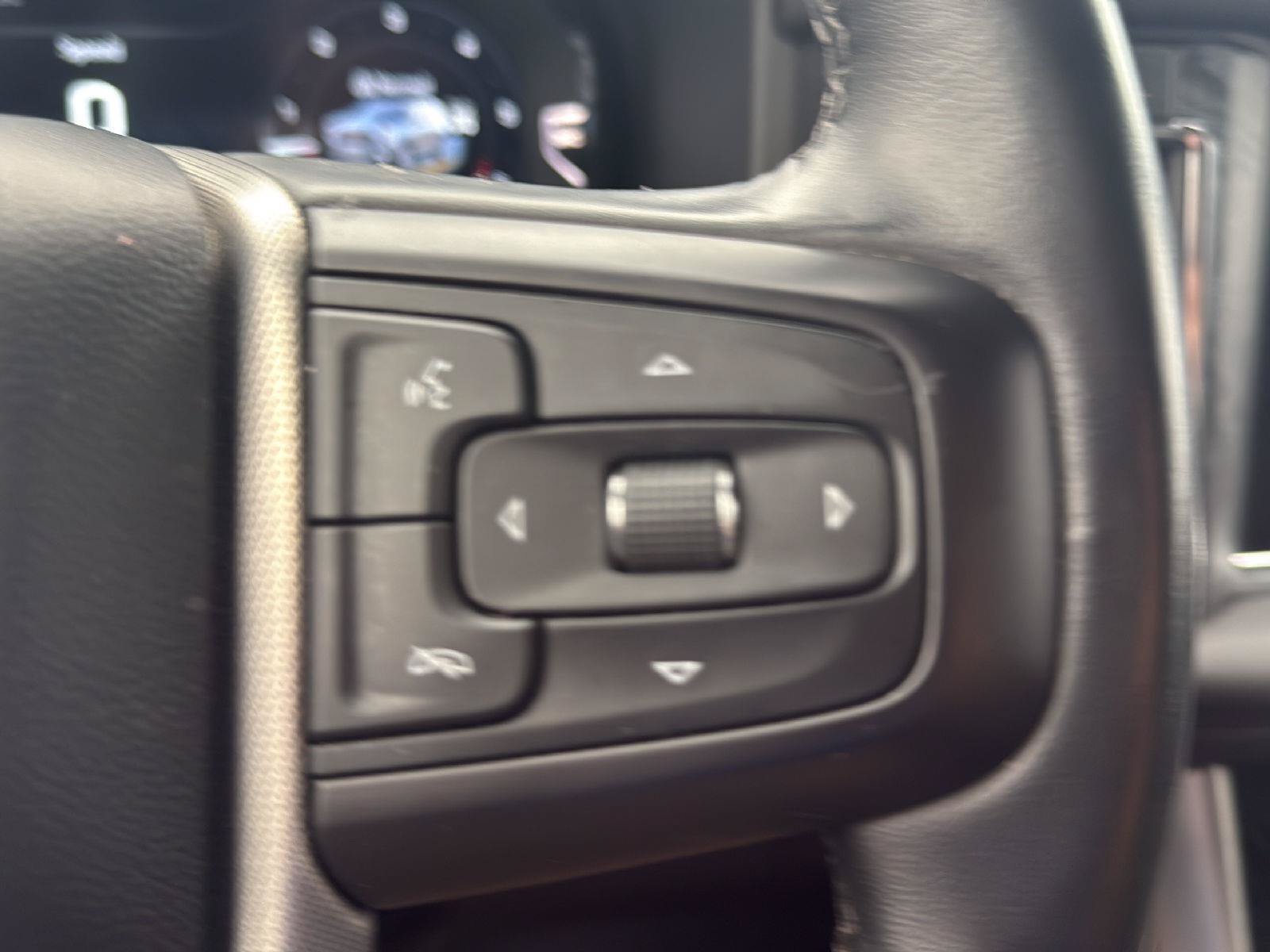 Used 2023 GMC Yukon Denali AWD/4WD image 12
