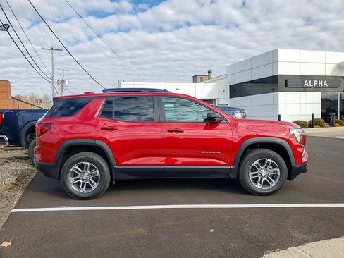 New 2026 GMC Terrain Elevation w/ LPO, Floor Liner Package image 5