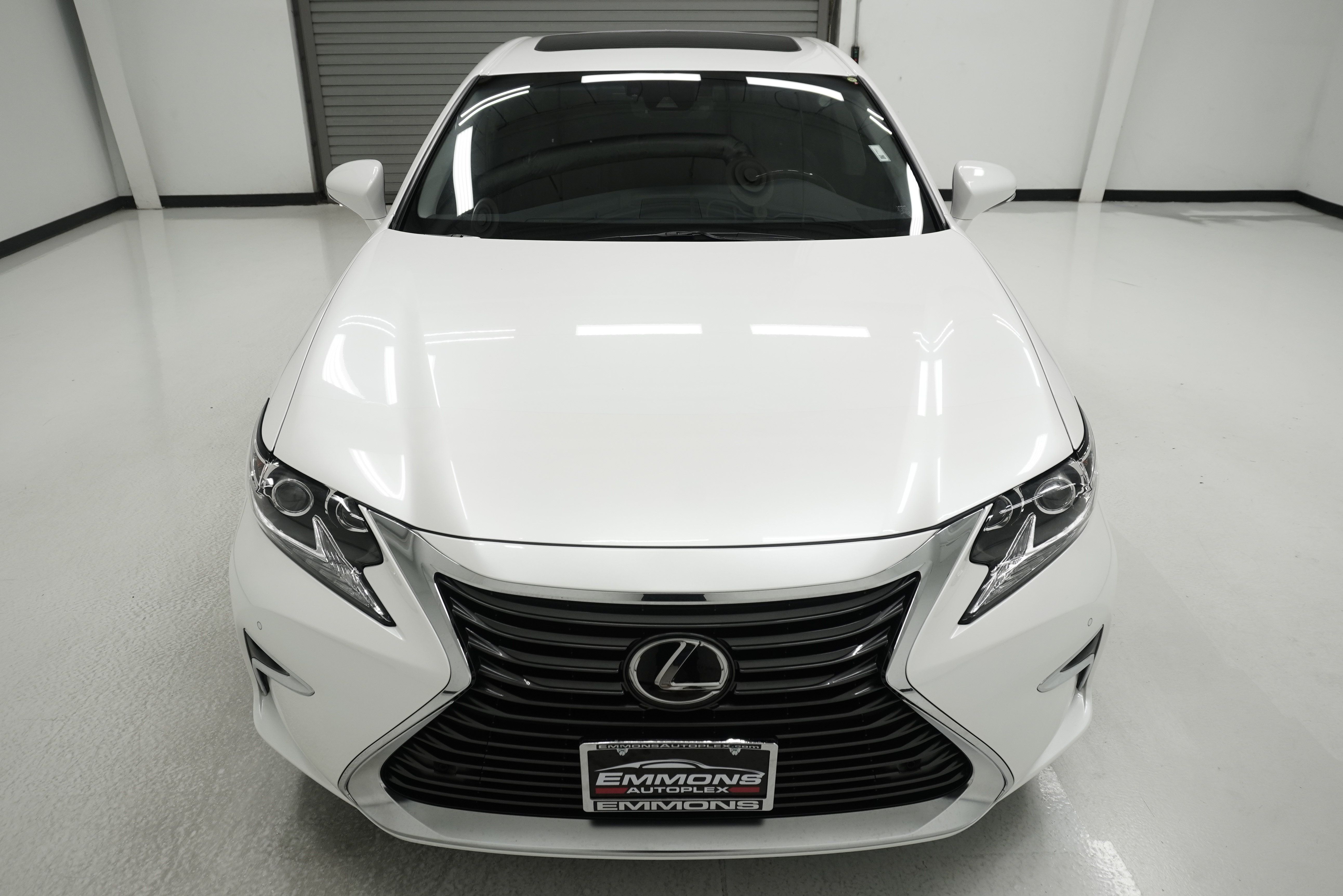 Used 2017 Lexus ES 350 w/ Luxury Package FWD image 2