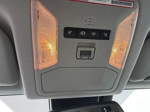 Used 2019 Toyota RAV4 LE image 22